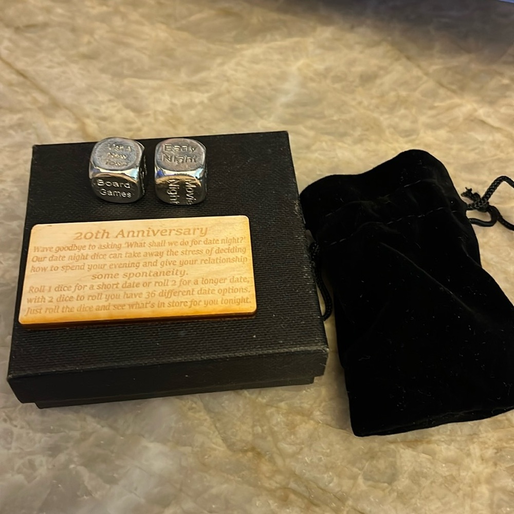 💕HP💕NIB! 20th anniversary date night dice